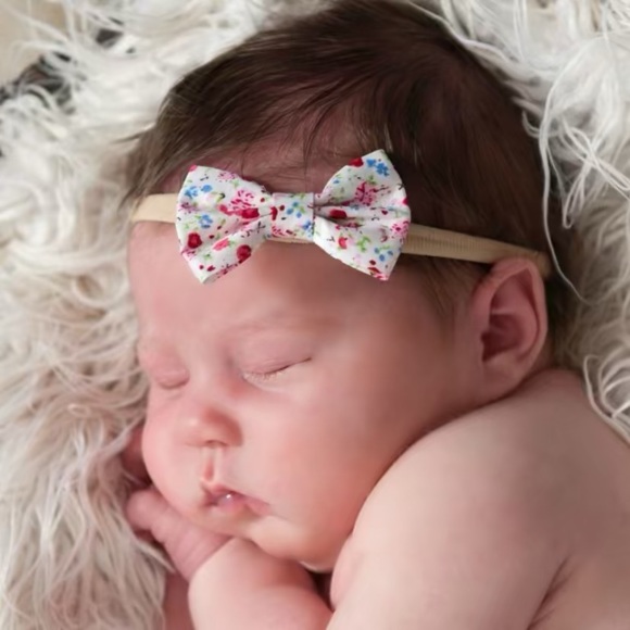 Itty bitty baby bows in time for Easter 🐣! - Picture 4 of 8
